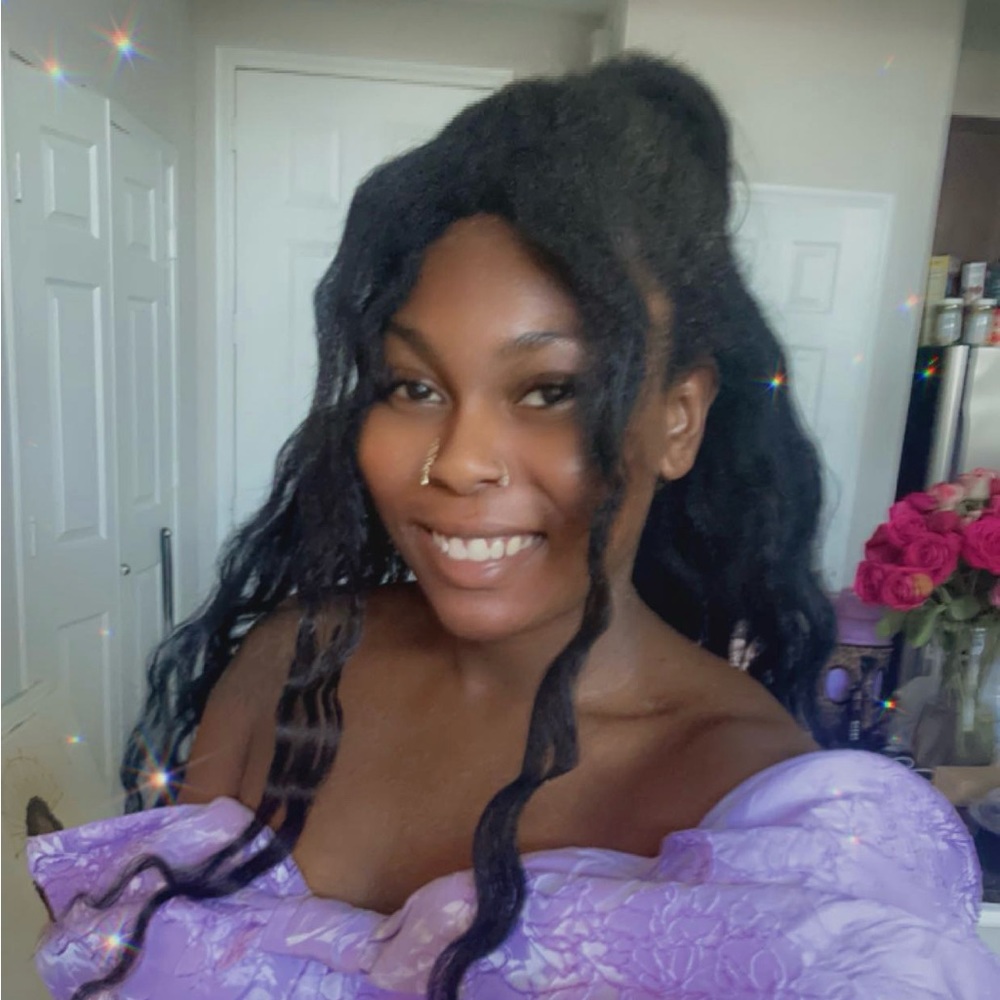 Meet your Posher, Dominique